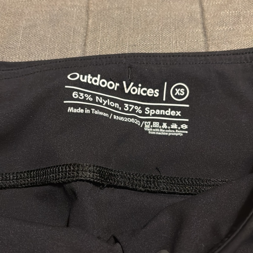 Outdoor voices running shorts - Picture 2 of 3
